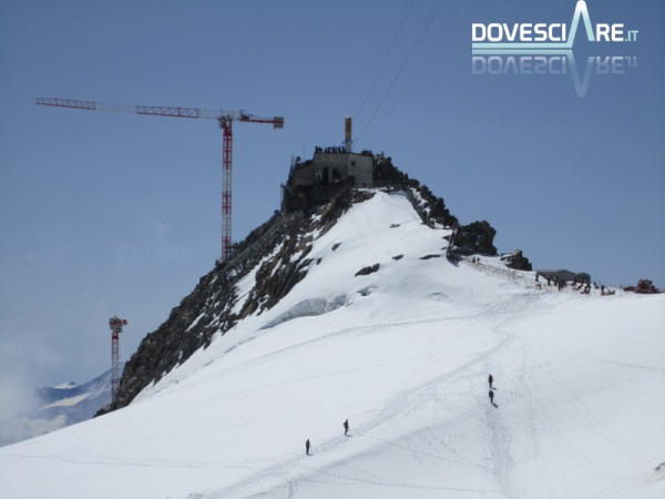 COURMAYEUR – Smantellati i resti dello skilift per lo sci estivo